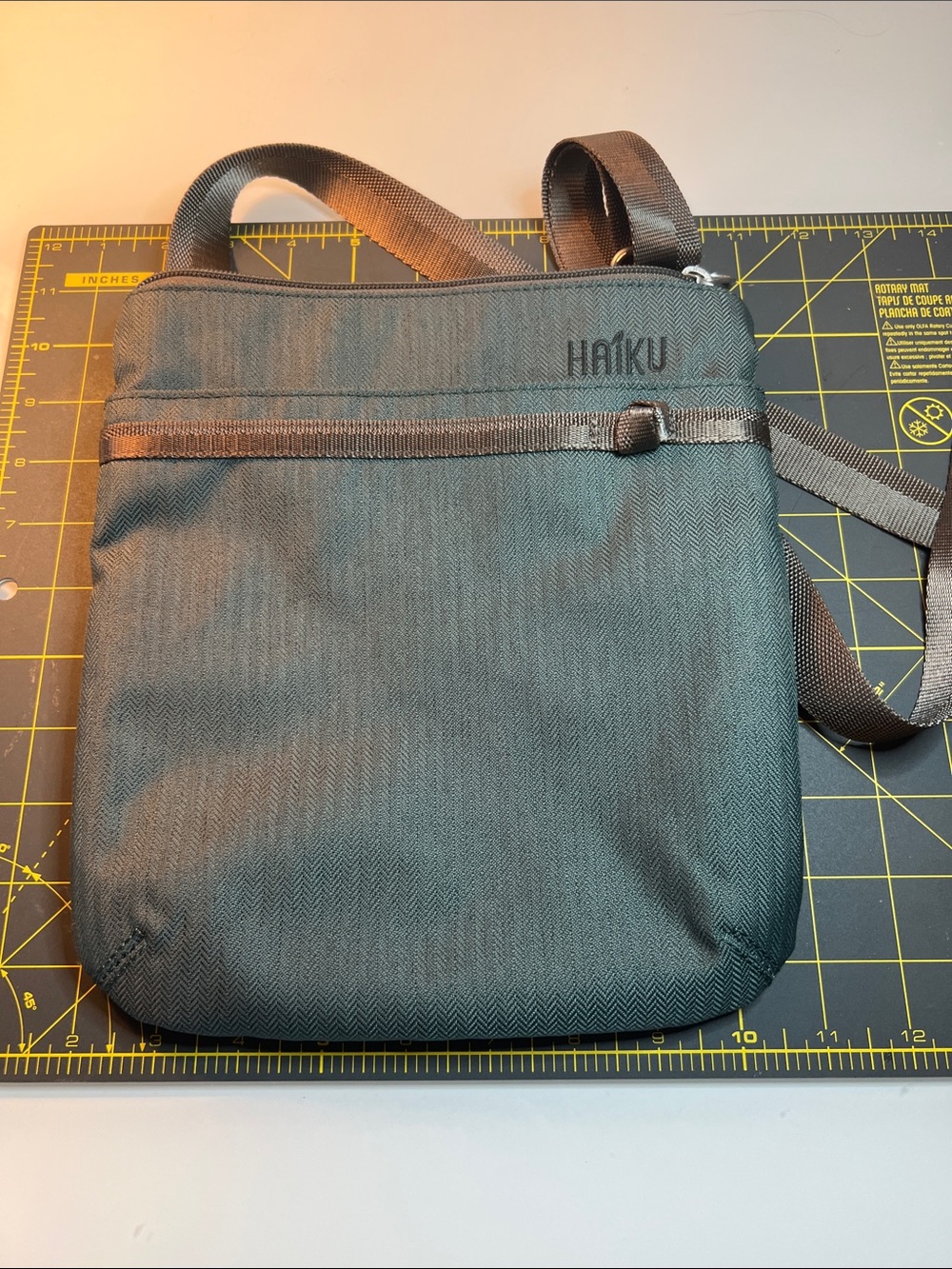 Haiku Crossbody Bag in Gray/Green